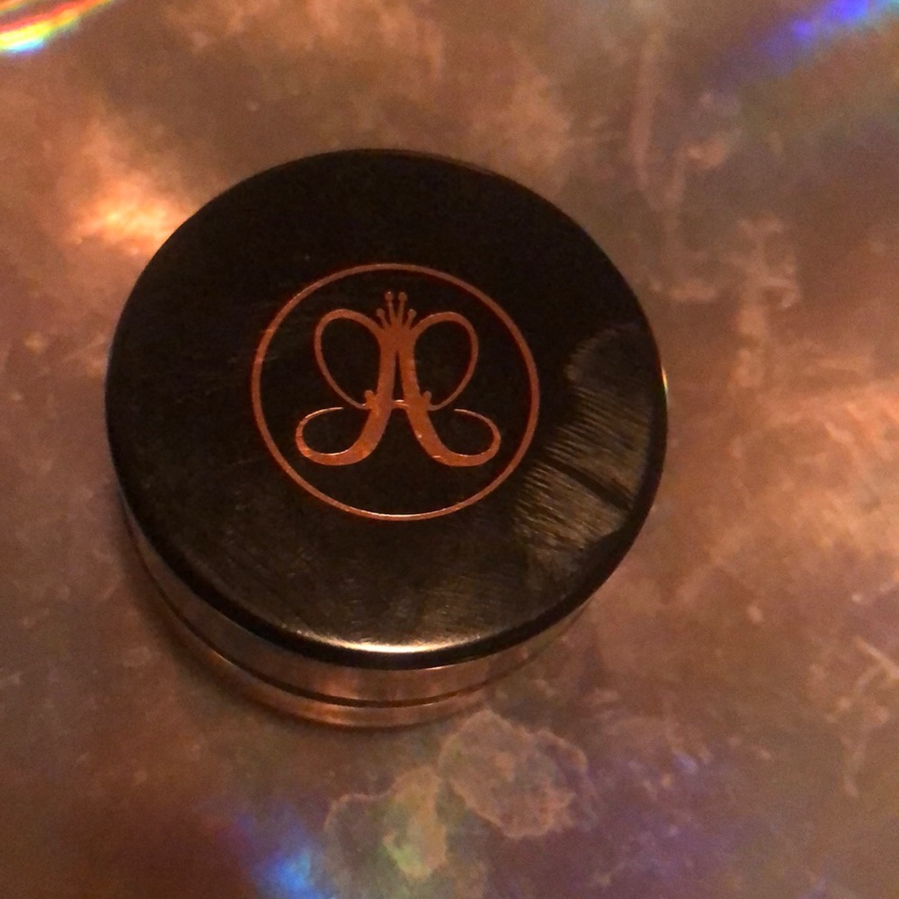 ABH pomade in dark brown